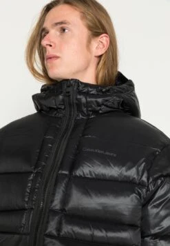 Calvin Klein Jeans Shine Puffer Unisex - Winterjas - Black -Kleding Discountwinkel a77efa4c84354861b7bb2861112bbb06