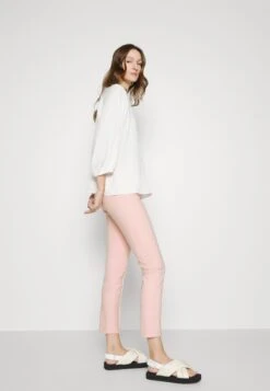 MARC CAIN Broek - Soft Powder Pink 15 MARC CAIN Broek - Soft Powder Pink -Kleding Discountwinkel a80dcf6d25524cdda08faf593ea35c61