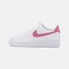 Nike Sportswear W Air Force 1 07 Ess Trnd - Sneakers Laag - White/Desert Berry -Kleding Discountwinkel ab884a09c8ed41739d9ad547c1d6b282