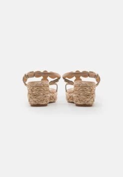 Alma En Pena Sandalen Met Sleehak - Beige 11 Alma En Pena Sandalen Met Sleehak - Beige -Kleding Discountwinkel b515a4cbbd6d4779b7f937298e61c6dd