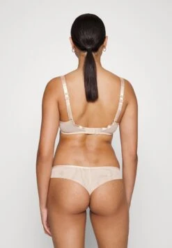 Chantelle Chic Essential Spacer - Beugel Bh - Golden Beige -Kleding Discountwinkel b69b835c3ebb4ab390cce84632151633