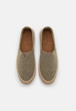 Pier One Espadrilles - Brown -Kleding Discountwinkel b8b6a1b5c8f4462e91558b6bd6046520