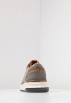 Skechers Moreno - Sneakers Laag - Taupe -Kleding Discountwinkel b9284f888ed04fde8b234922e1e8138c