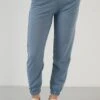 LELA Slim Fit - Trainingsbroek - Baby Blue -Kleding Discountwinkel bca347a826c044a6abd9bcaac9defe8e