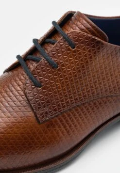 Bugatti Zavinio - Veterschoenen - Cognac 13 Bugatti Zavinio - Veterschoenen - Cognac -Kleding Discountwinkel c412ed9dfd7c4b9ab917a6e5b0bb0a18