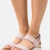Skechers Beach Kiss - Sandalen Met Sleehak - Blush 1 Skechers Beach Kiss - Sandalen Met Sleehak - Blush -Kleding Discountwinkel c4cc568e59db442c9db1e29e45cfa084