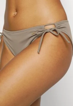 Bruno Banani Triangle Set - Bikini - Stone 13 Bruno Banani Triangle Set - Bikini - Stone -Kleding Discountwinkel c8df7db524bf40d28ae07bd4c86a1468