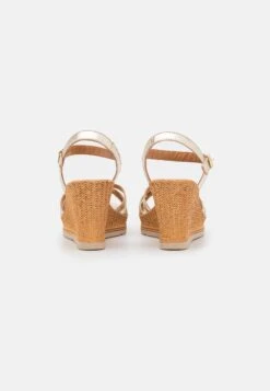Tamaris Sandalen Met Hoge Hak - Light Gold 11 Tamaris Sandalen Met Hoge Hak - Light Gold -Kleding Discountwinkel cbb88e47f4a1448ab03db8d2d127c635