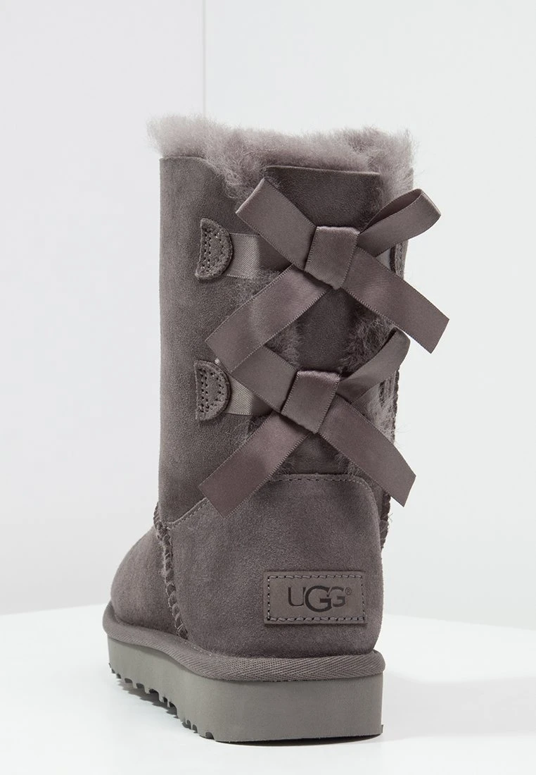 Ugg Bailey Bow - Korte Laarzen - Grey 7 Ugg Bailey Bow - Korte Laarzen - Grey - Afbeelding 5