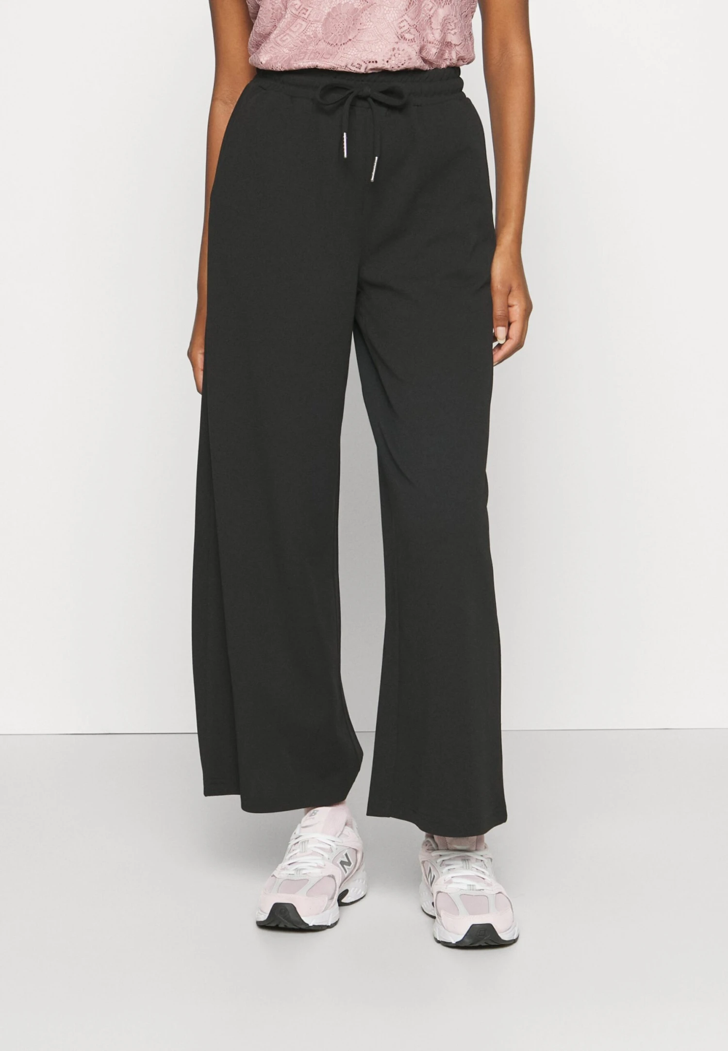 Noisy May Petite Nmjasa Wide Pant- Broek - Black 3 Noisy May Petite Nmjasa Wide Pant- Broek - Black