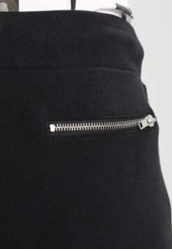 Pier One Biker Jogger - Trainingsbroek - Black 11 Pier One Biker Jogger - Trainingsbroek - Black -Kleding Discountwinkel d14f4d3e23264a23856a525cf94a989d