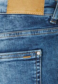 Edc By Esprit Capri - Jeansshort - Blue Denim -Kleding Discountwinkel d3a8f404df334f0f9c454e60c73e4579