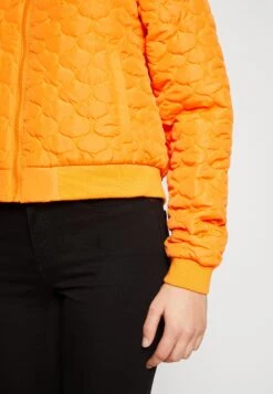 Noisy May Nmvivi- Bomberjacks - Vibrant Orange -Kleding Discountwinkel db33a30ad7cd49c0bd6a64df92d327fe