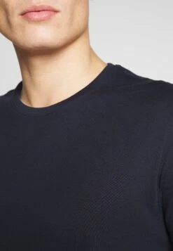 Pier One 2 Pack - T-Shirt Basic - White/Dark Blue 13 Pier One 2 Pack - T-Shirt Basic - White/Dark Blue -Kleding Discountwinkel de6827f8d2cf4a2c856d09a9d7f8109d