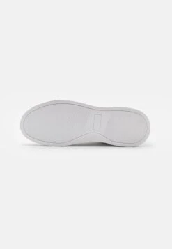 Pier One Unisex - Sneakers Laag - White 12 Pier One Unisex - Sneakers Laag - White -Kleding Discountwinkel e2a5a64afecd4f079860774a1a970a80