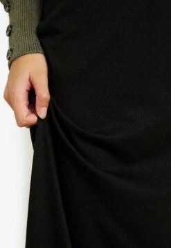 Maxirok - Black -Kleding Discountwinkel e3e924a5764c4615a5521ba33d9fb165