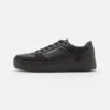 YOURTURN Unisex - Sneakers Laag - Black 2 YOURTURN Unisex - Sneakers Laag - Black -Kleding Discountwinkel e45c5ba662f9415eb8454a0dc1d0f0e6