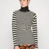 Leon Long Sleeve - Longsleeve - Zebra -Kleding Discountwinkel e564b9bda4e14e39be7c6641bdf20222