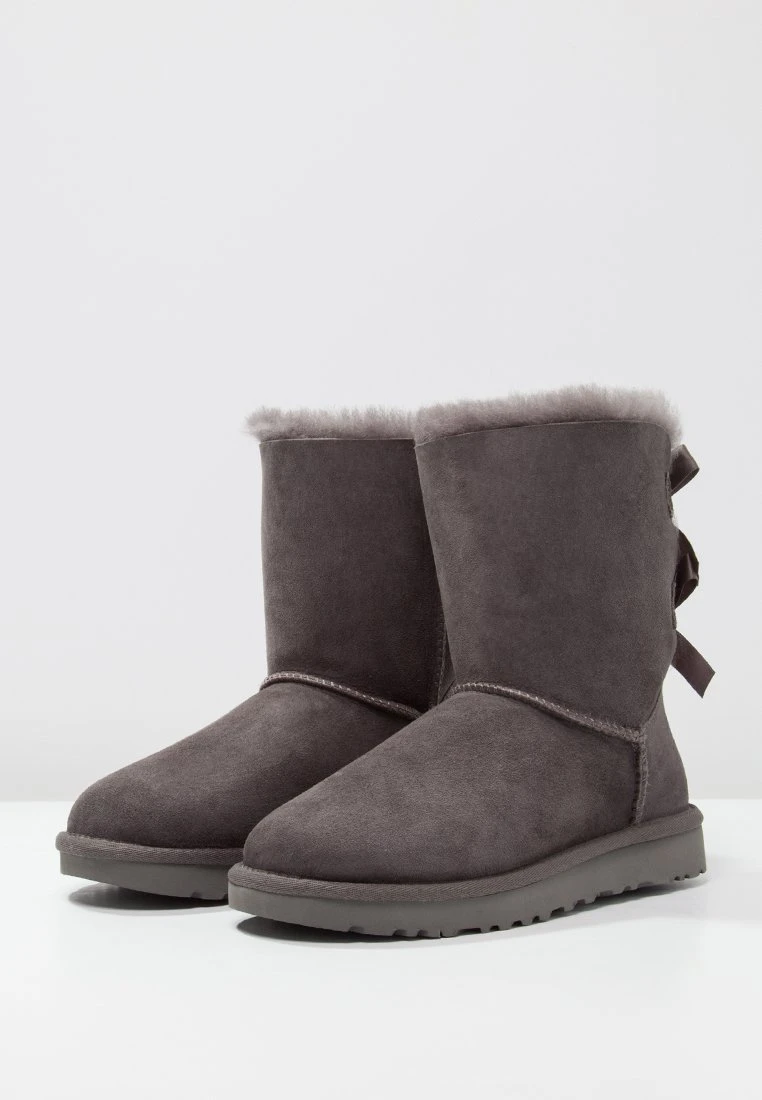 Ugg Bailey Bow - Korte Laarzen - Grey 6 Ugg Bailey Bow - Korte Laarzen - Grey - Afbeelding 4