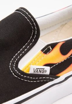 Vans Classic Slip-On- Instappers - Black/True White -Kleding Discountwinkel ec0229fd88a34f2ea29a1e4e2832ed6f
