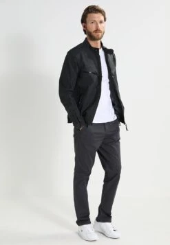 Pier One 2 Pack - T-Shirt Basic - White -Kleding Discountwinkel ee6eba2972234e879b90da4d007f28f1