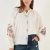 LELA Blouse - White -Kleding Discountwinkel f0ef1dc2e8e241c2a5b004eec4628d80