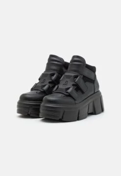 Steve Madden Trimmers - Sneakers Hoog - Black -Kleding Discountwinkel f7b9db480ec248238ffa0323aad416cf