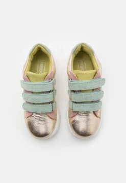 Friboo Leather - Sneakers Laag - Gold -Kleding Discountwinkel f7c16071ed4f45888ad3dc4f763c9979