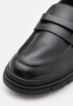 YOURTURN Instappers - Black -Kleding Discountwinkel fbe1d69ec73d424097583e846261fdbb