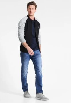 Pier One Straight Leg Jeans - Mid Blue -Kleding Discountwinkel fd002322ee7f44b6b1326c1c8aff9872