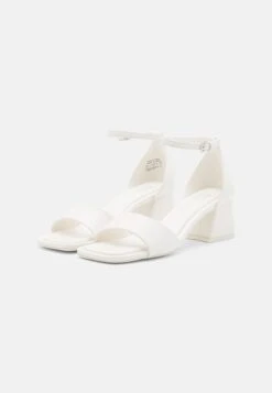 Call It Spring Vickie - Sandalen - White 10 Call It Spring Vickie - Sandalen - White -Kleding Discountwinkel ff5ed983b9a84557bec1a4ddcc333b69